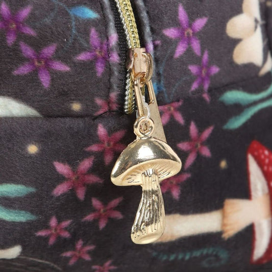 Dark Forest Print Makeup