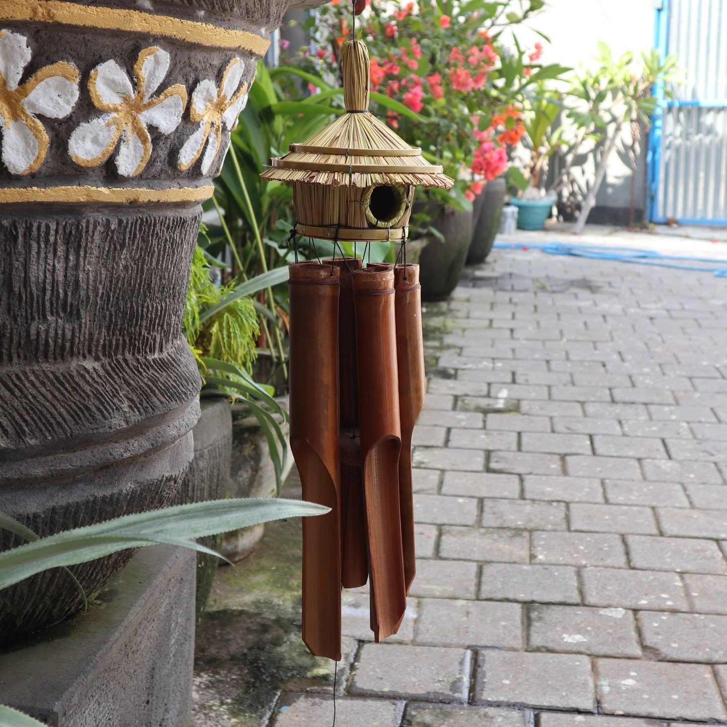 Round Seagrass Garden Bird Box with WInd Chimes - Small or Large Available