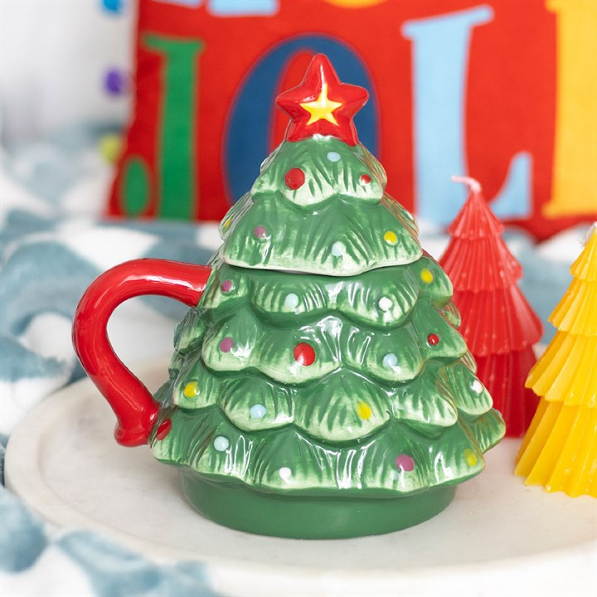 Nostalgic Christmas Tree Mug with Lid