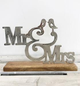 Mr & Mrs Free Standing Decoration - perfect for Valentine's Day, Weddings and Anniversaries