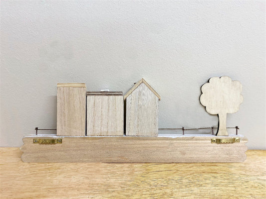 Wooden House with Four Hooks for Keys/Leads